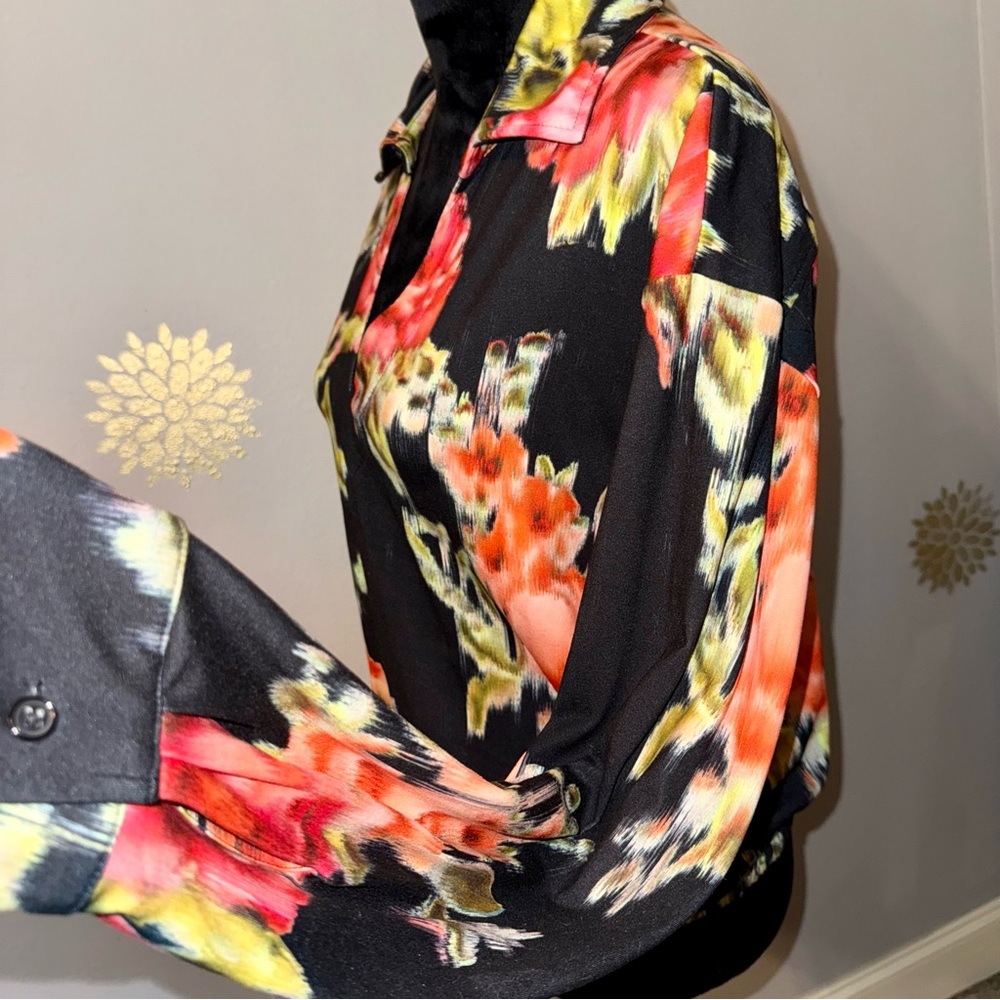 Steve Madden Women’s Black Red Green Floral Roses L/S Shirt‎ Blouse Stretchy - Picture 4 of 10